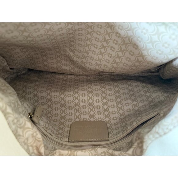 Cream Faux Leather Handbag With Gold Chain & Lock Detail Zipper Pocket Top Handl - Picture 11 of 13